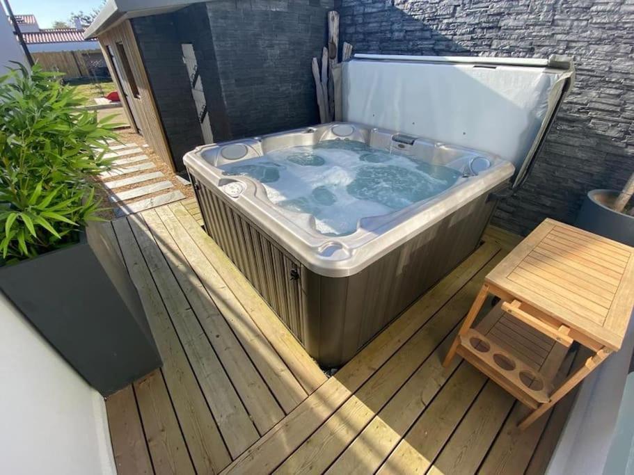 Villa Avec Jacuzzi Proche De La Mer Et Du Centre Barbâtre Eksteriør billede